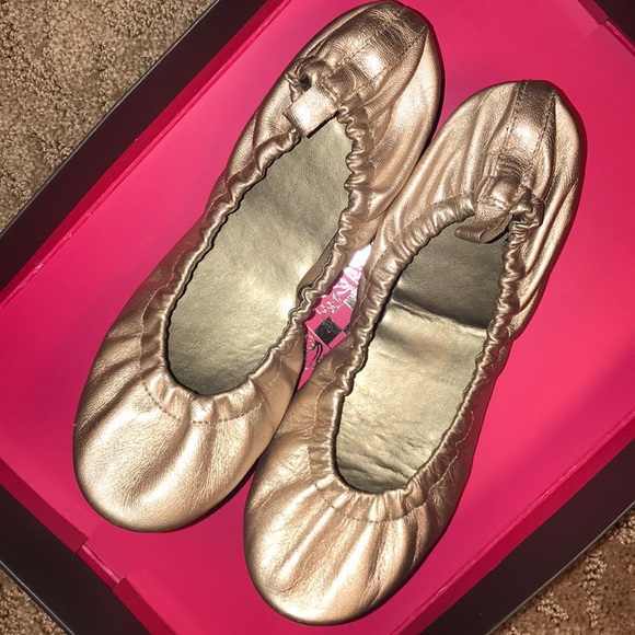 gap foldable ballet flats